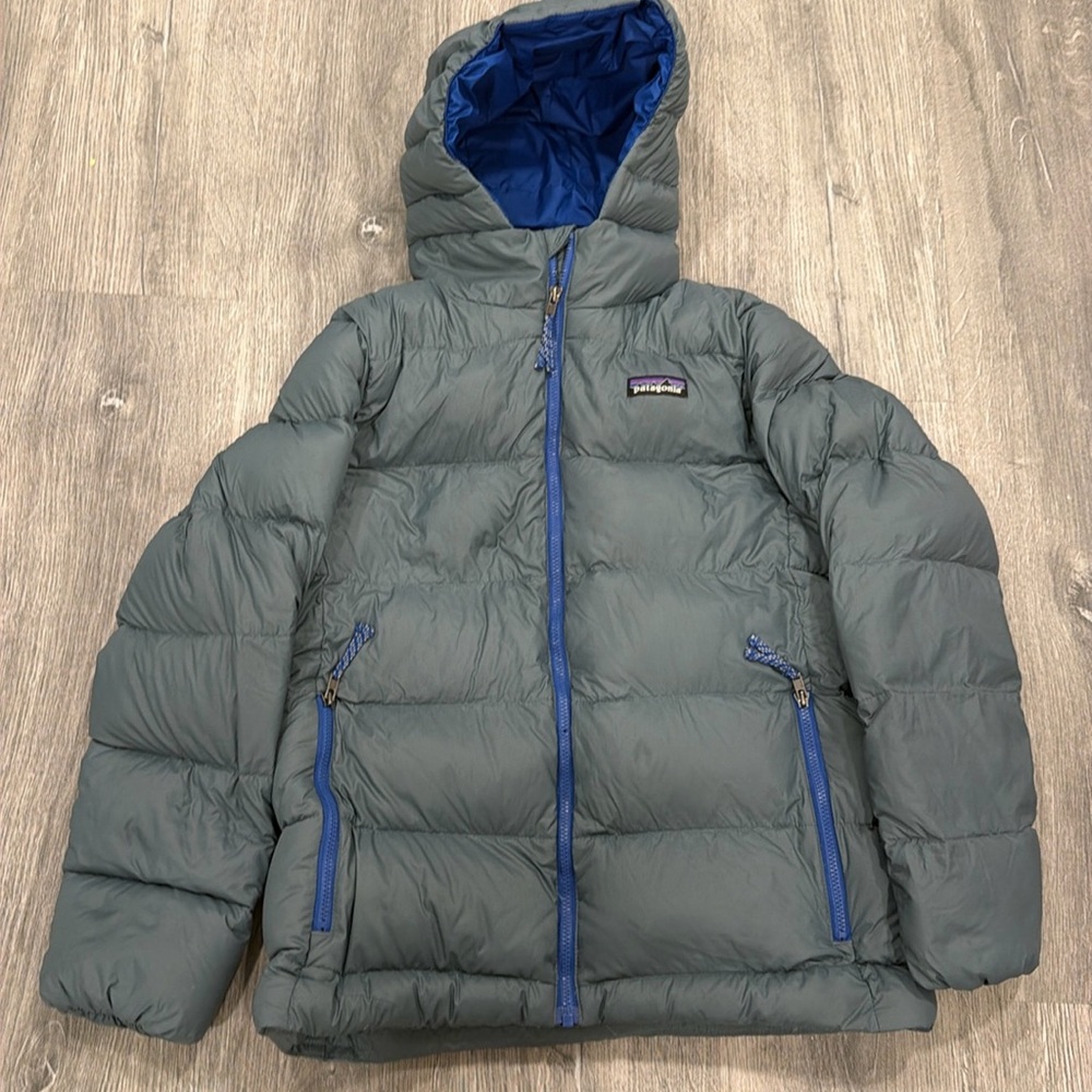PATAGONIA
Kids' Hi-Loft Down Sweater Hoody